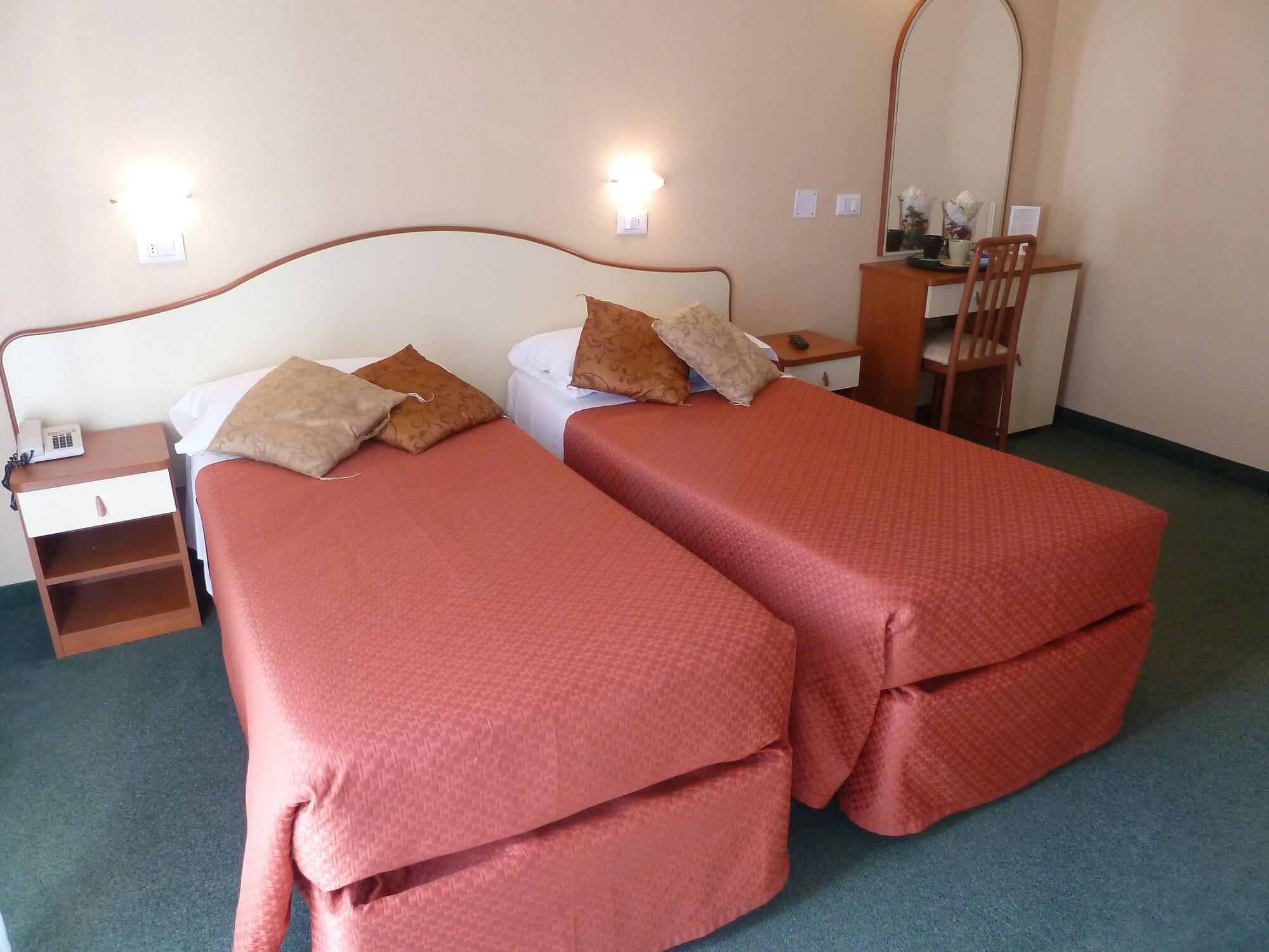 Hotel Crosal Rimini Eksteriør billede