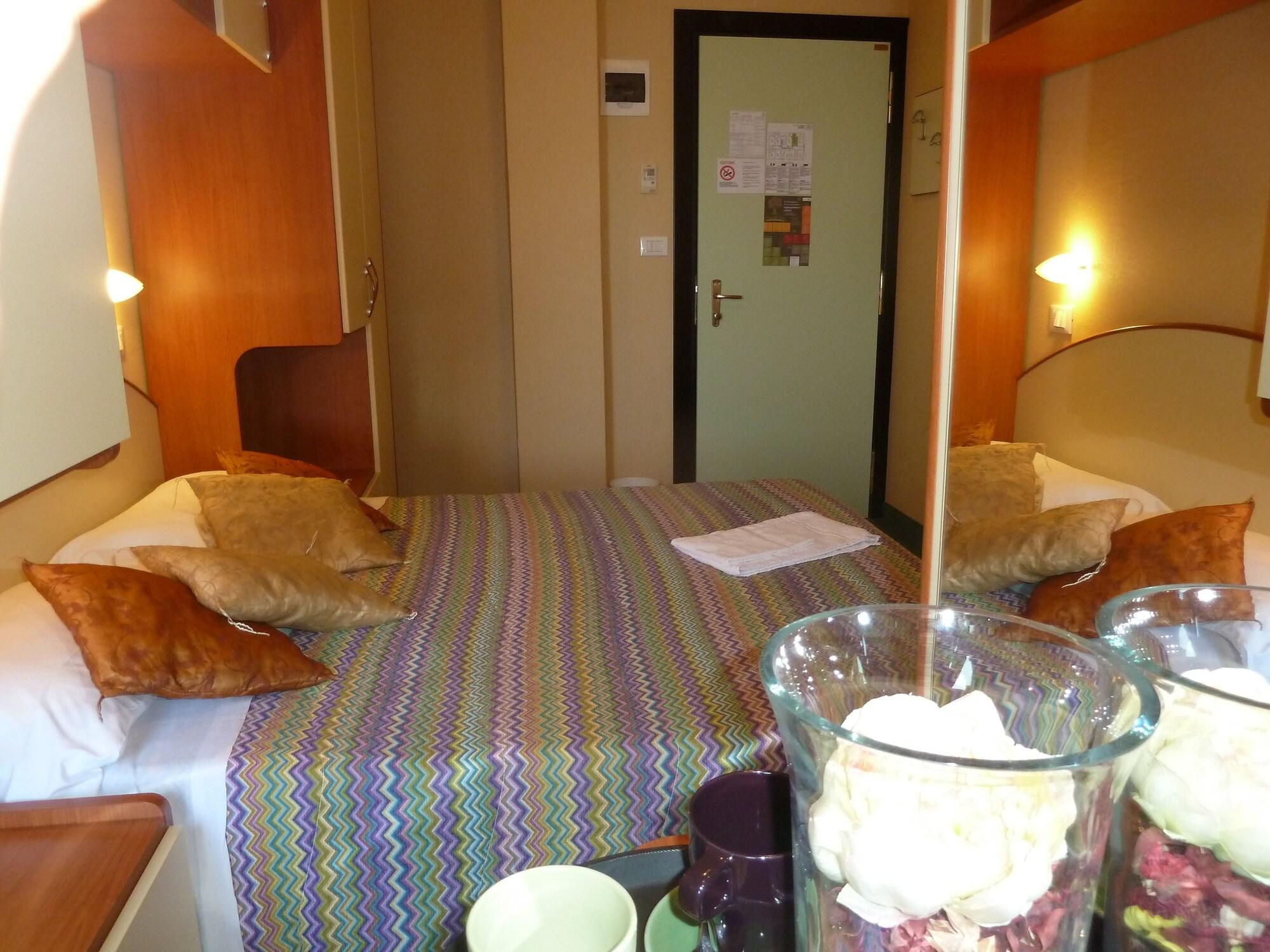 Hotel Crosal Rimini Eksteriør billede