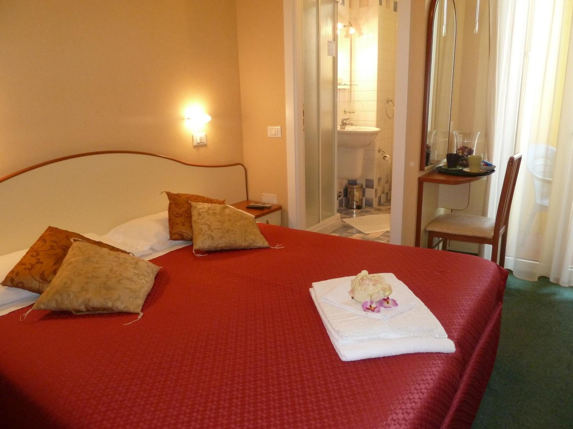 Hotel Crosal Rimini Eksteriør billede